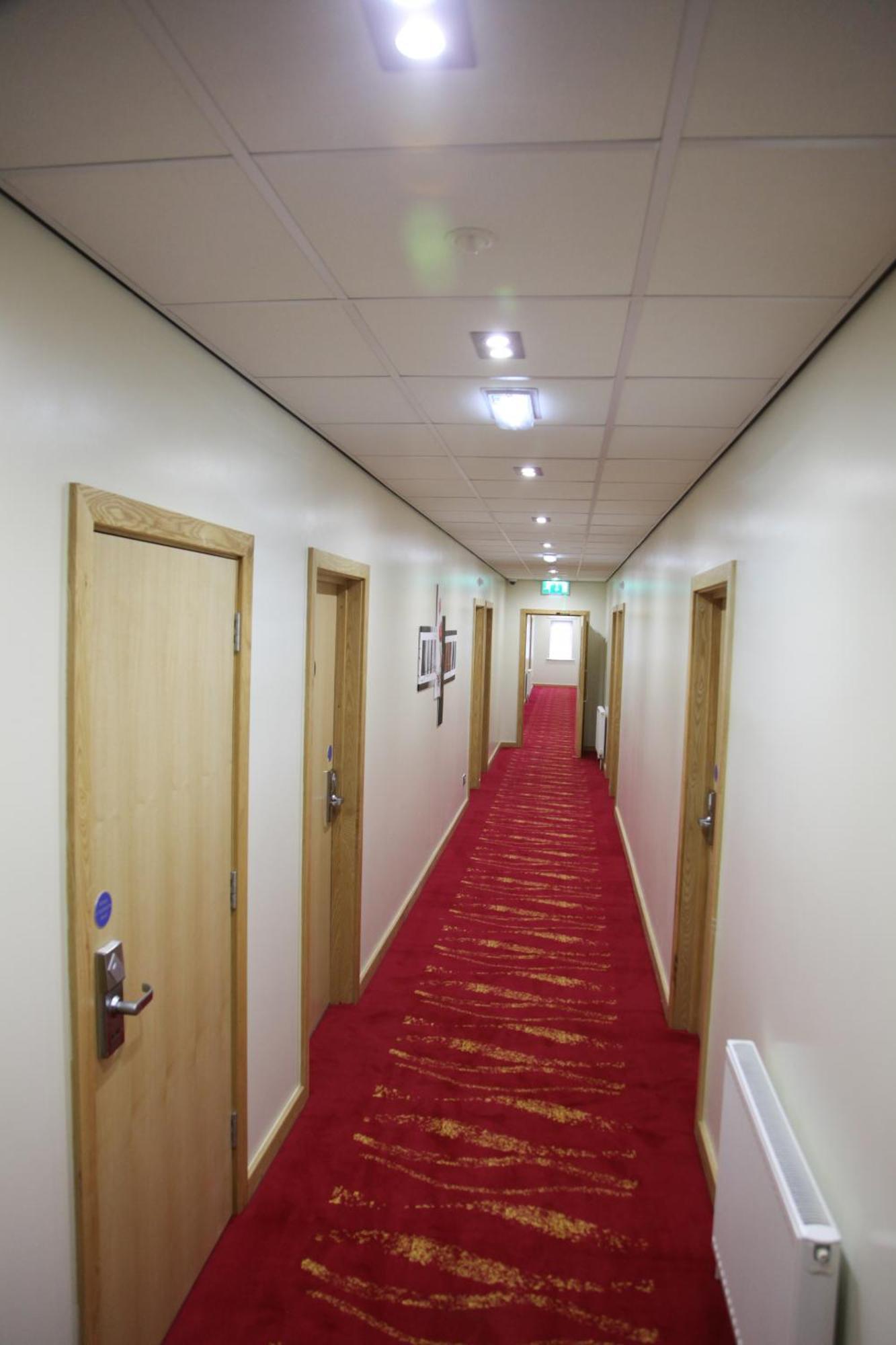 Cambridge Hotel Huddersfield Ngoại thất bức ảnh