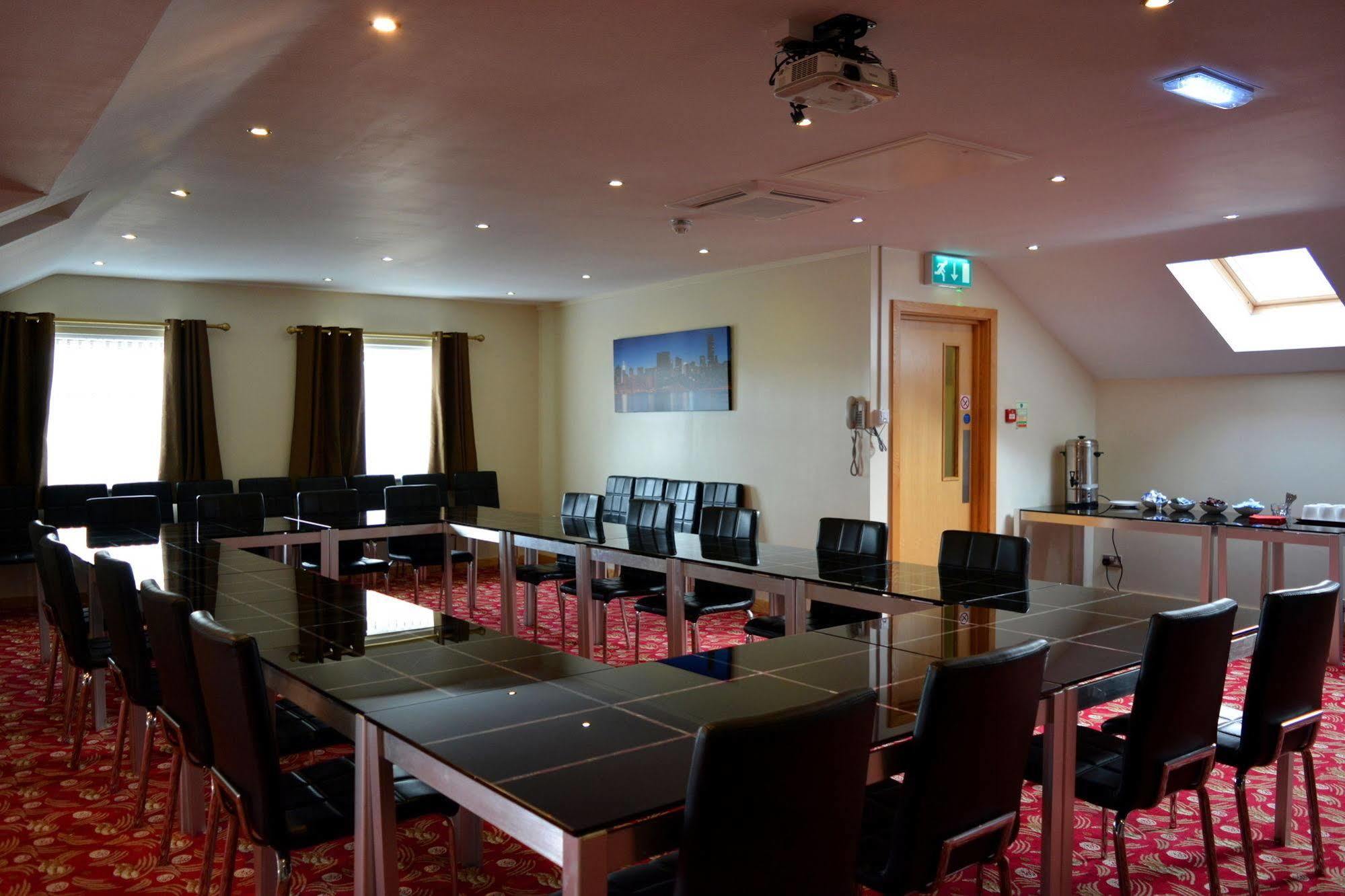 Cambridge Hotel Huddersfield Ngoại thất bức ảnh